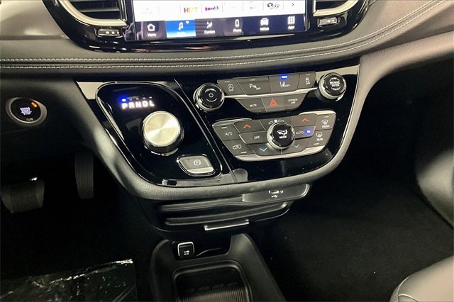 New 2026 Chrysler Pacifica Select image 7