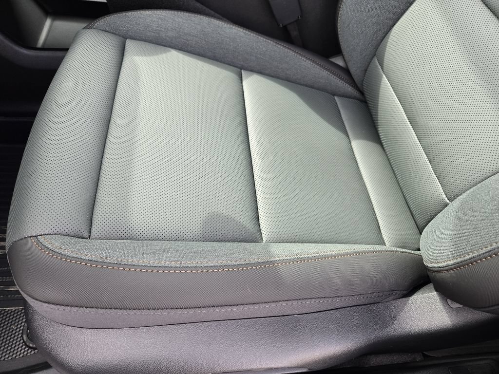 New 2026 GMC Terrain AT4 w/ Technology Package II AWD/4WD image 11