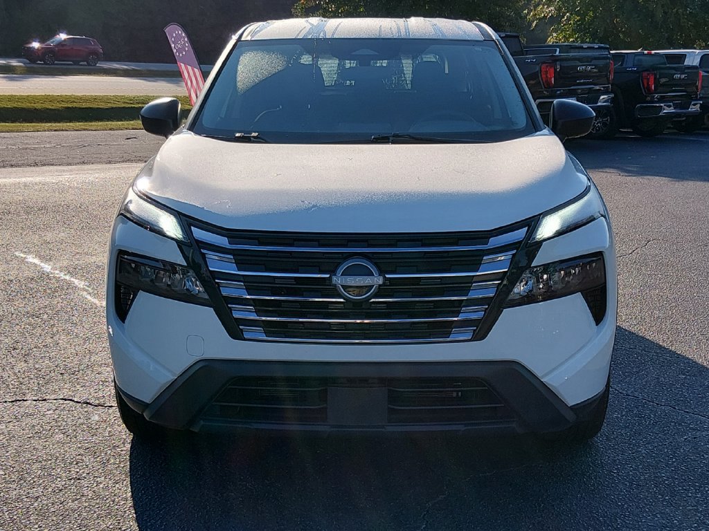 Used 2025 Nissan Rogue S FWD image 9