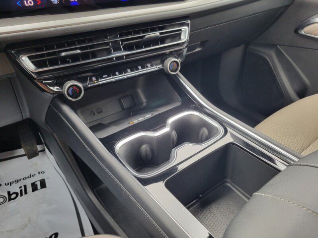 Used 2025 Chevrolet Traverse LT w/ Driver Confidence Package FWD image 22