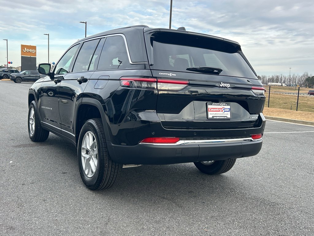 New 2025 Jeep Grand Cherokee Laredo RWD image 4