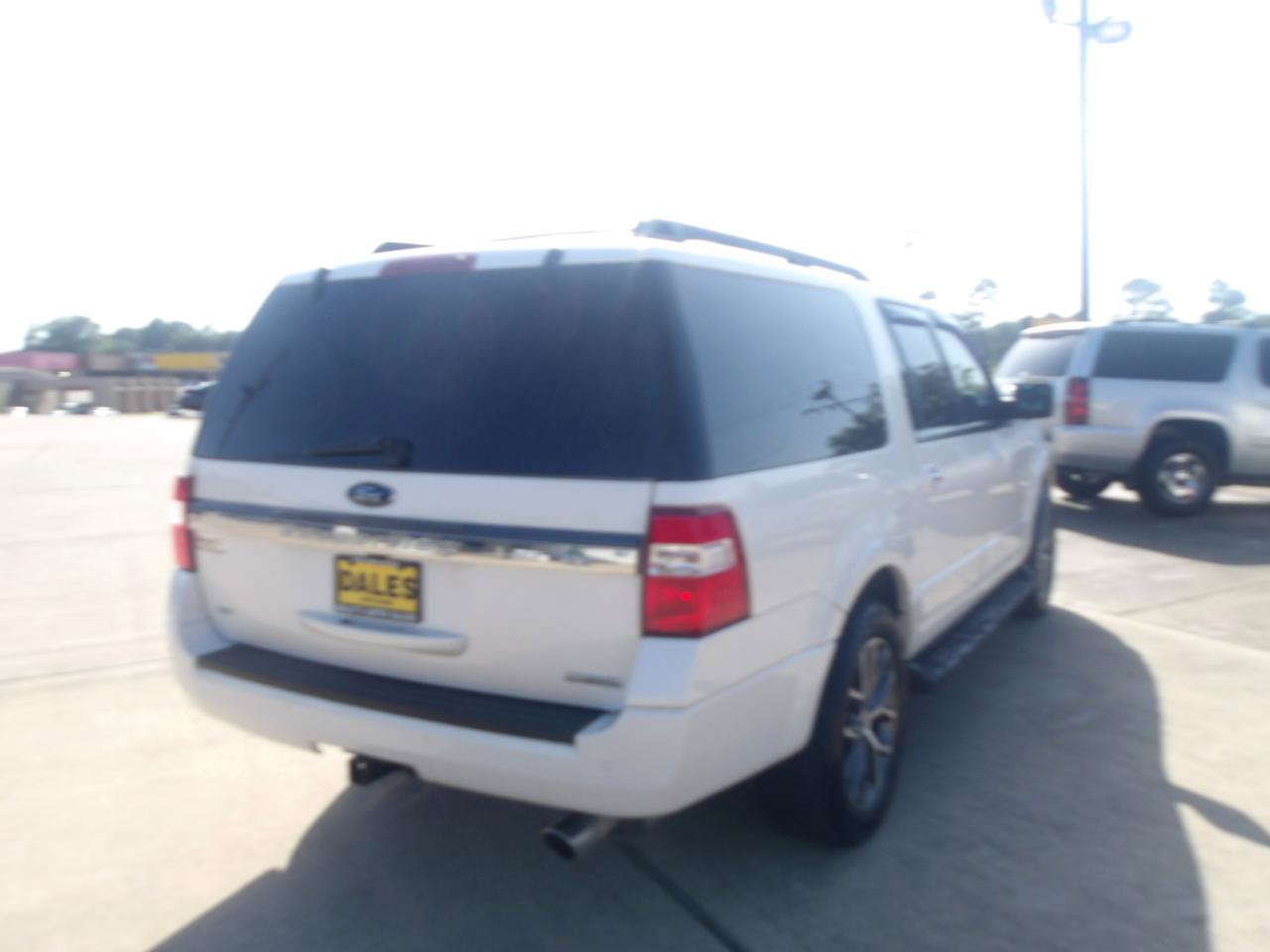Used 2017 Ford Expedition EL XLT w/ Equipment Group 202A RWD image 11