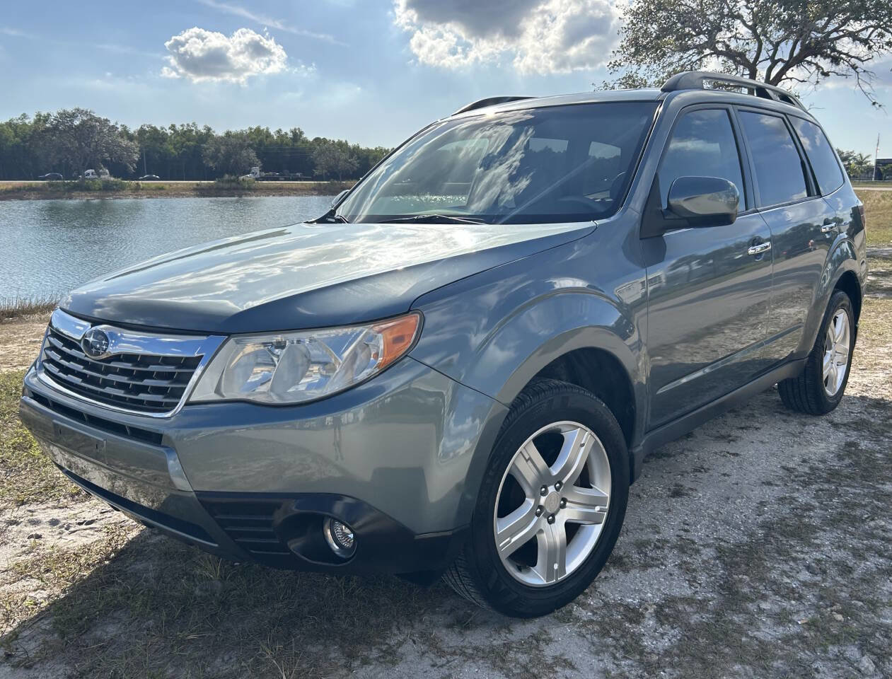 Used 2009 Subaru Forester 2.5X Limited w/ Popular Equipment Group 5A image 2