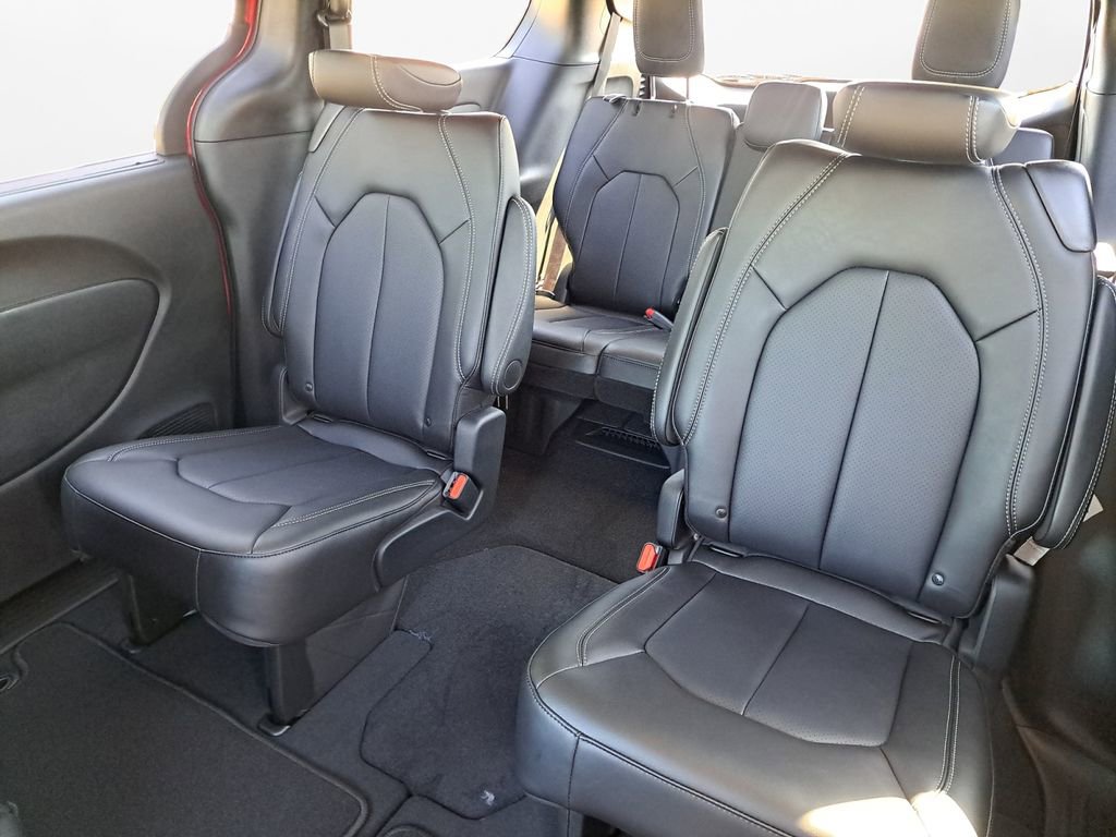 New 2026 Chrysler Pacifica Select image 22