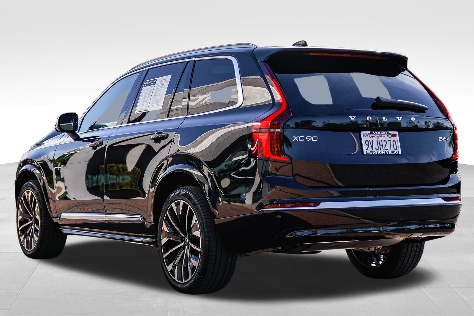 Certified 2026 Volvo XC90 B6 Plus w/ Protection Package image 5