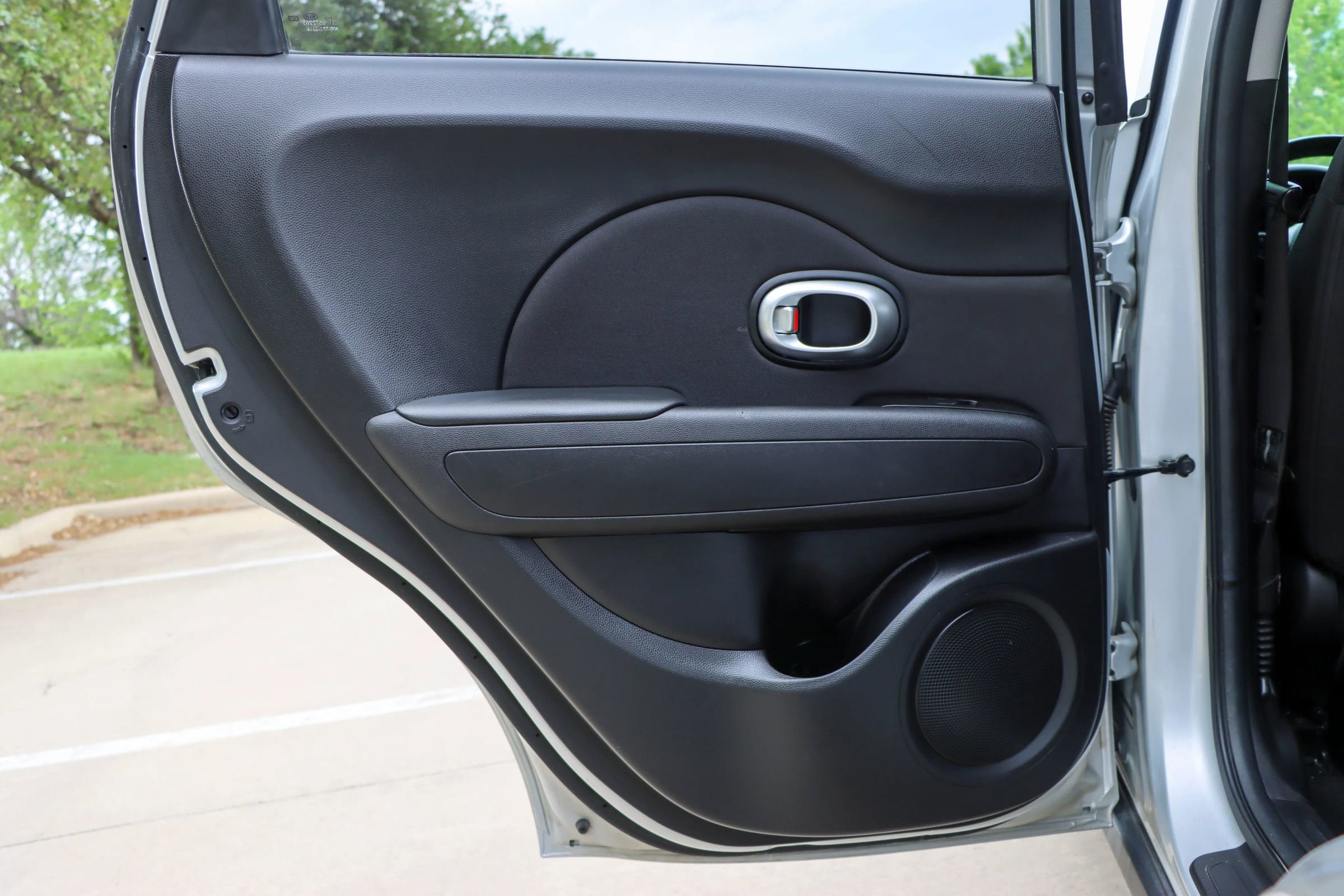 Used 2015 Kia Soul + image 11