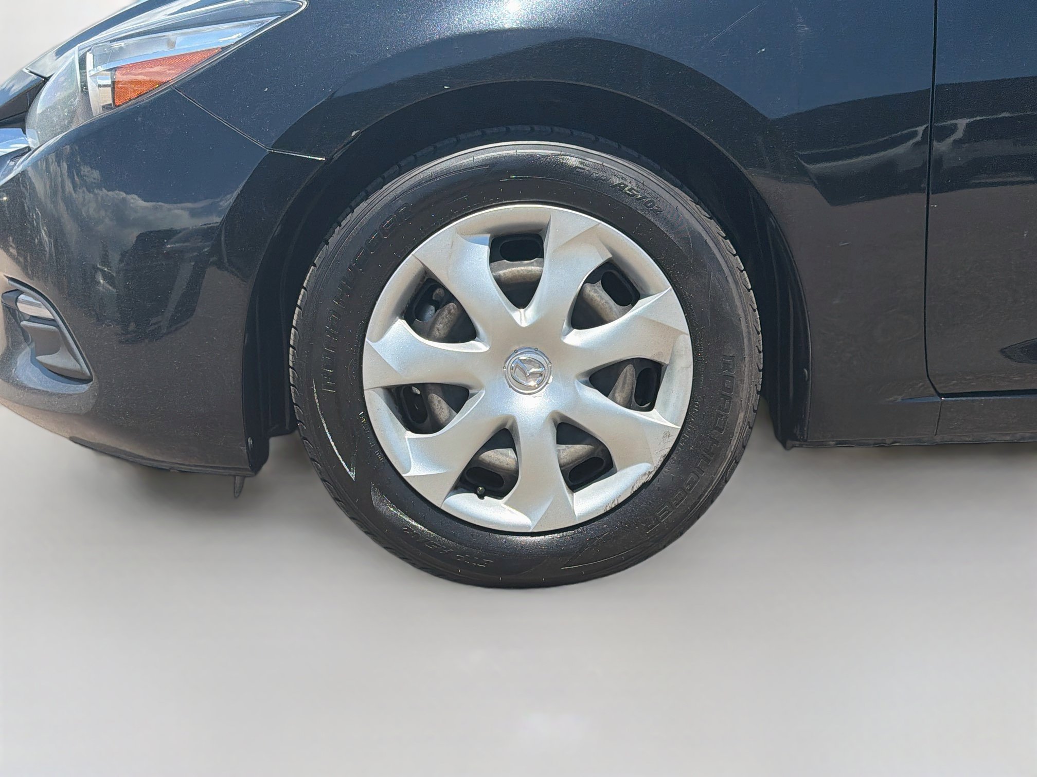 Used 2018 MAZDA MAZDA3 Sport FWD image 11