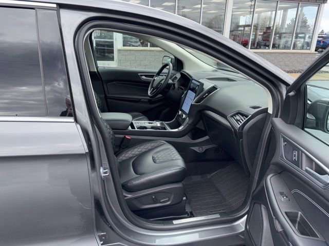 Certified 2024 Ford Edge Titanium AWD/4WD image 5