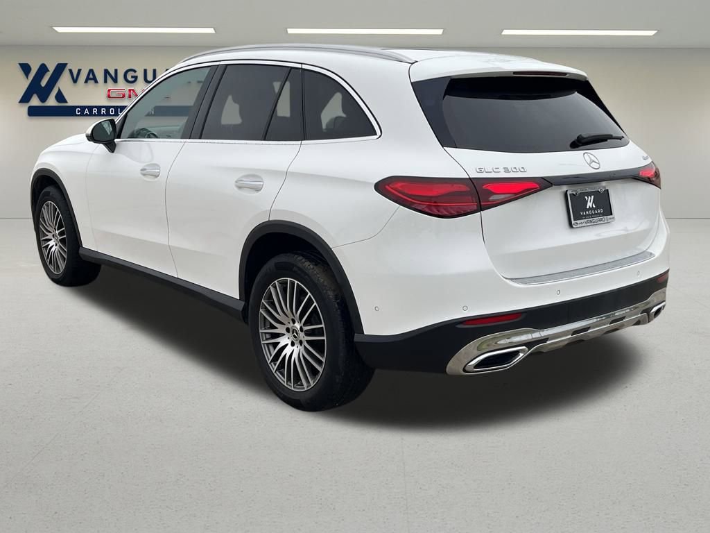 Used 2024 Mercedes-Benz GLC 300 4MATIC image 3