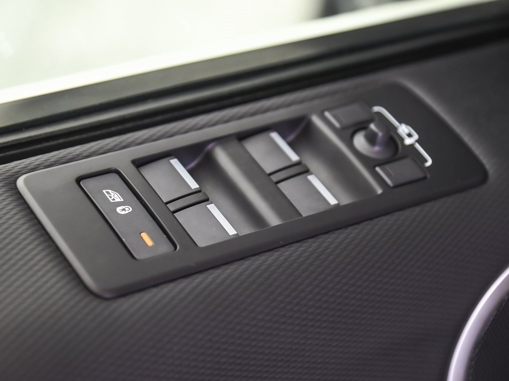 Used 2023 Land Rover Discovery HSE R-Dynamic image 10