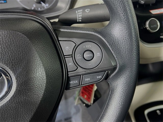Used 2025 Toyota Corolla LE image 17