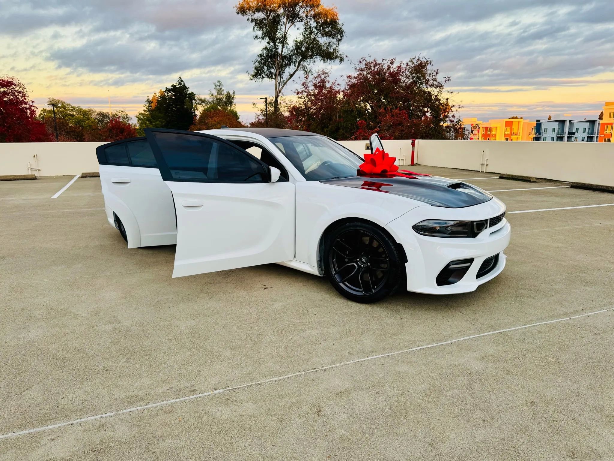Used 2017 Dodge Charger R/T RWD image 36
