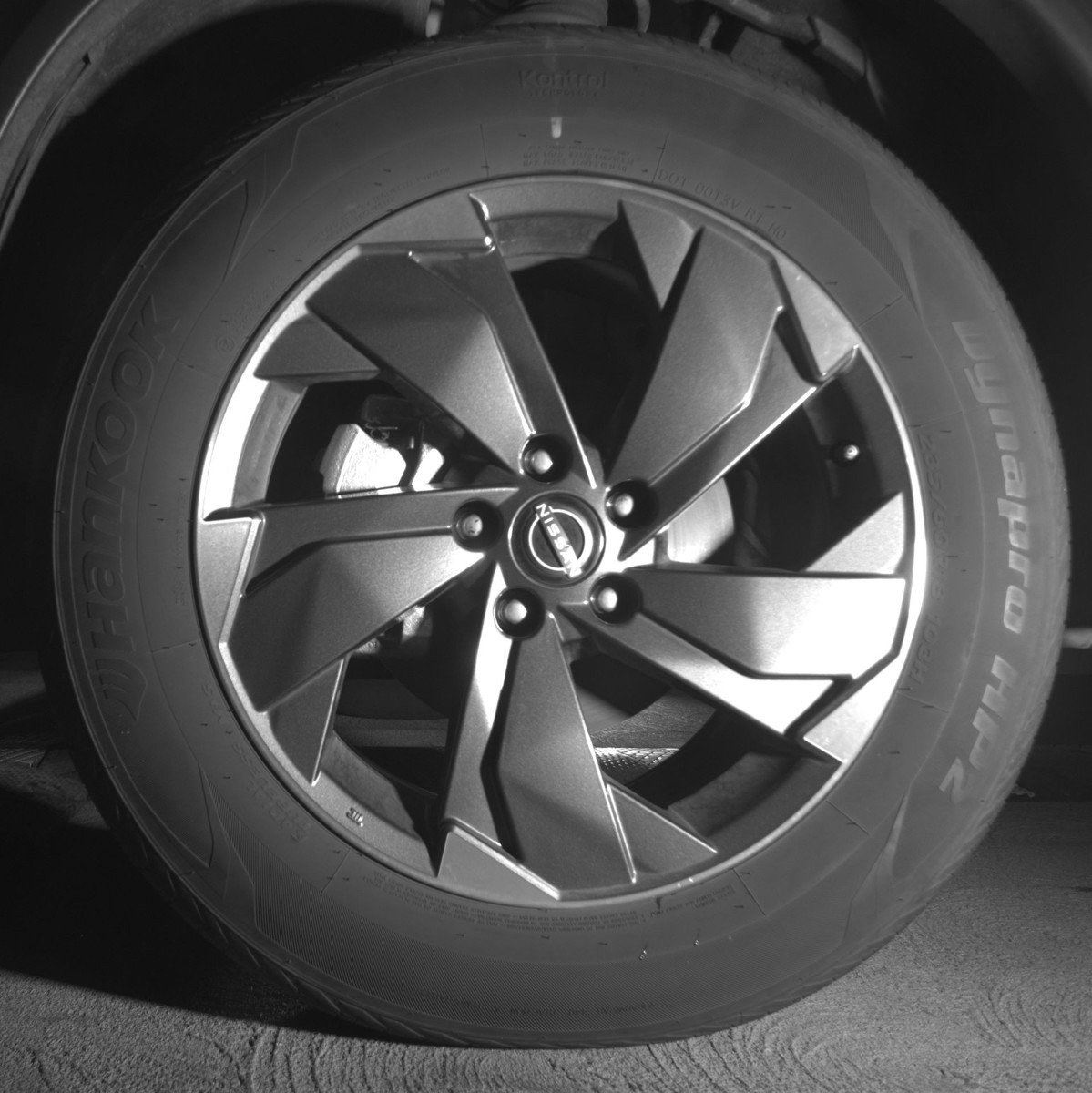 Used 2025 Nissan Rogue SV image 12