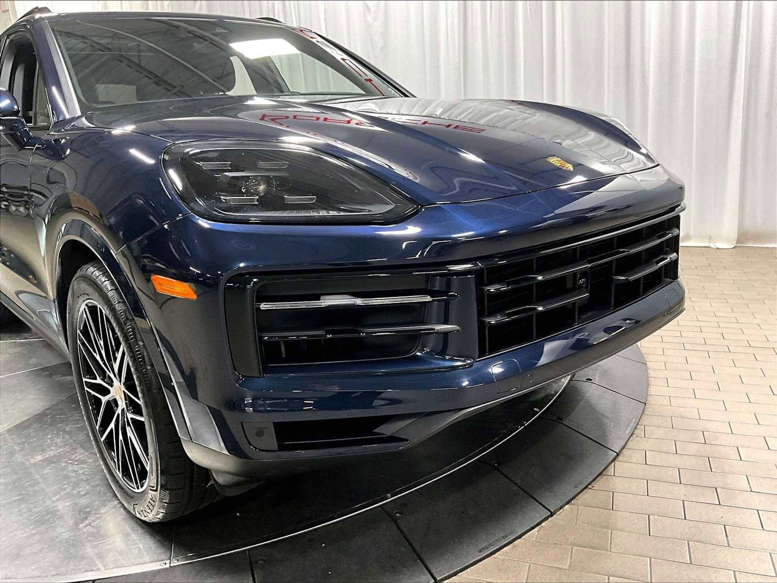 Used 2024 Porsche Cayenne image 33