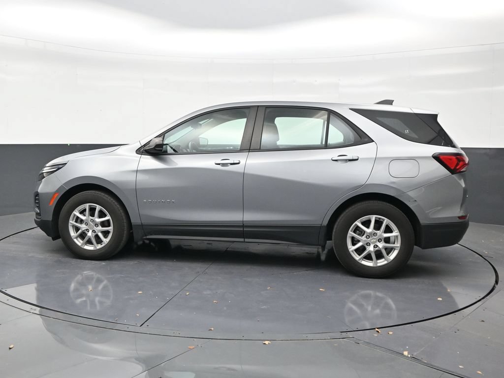 Used 2024 Chevrolet Equinox LS FWD image 2