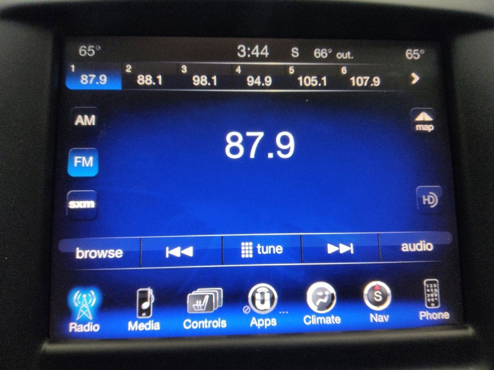 Used 2015 Chrysler 200 C w/ Navigation & Sound Group I image 25