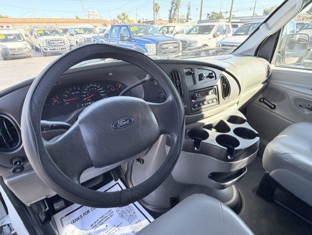 Used 2006 Ford E-250 and Econoline 250 RWD image 16