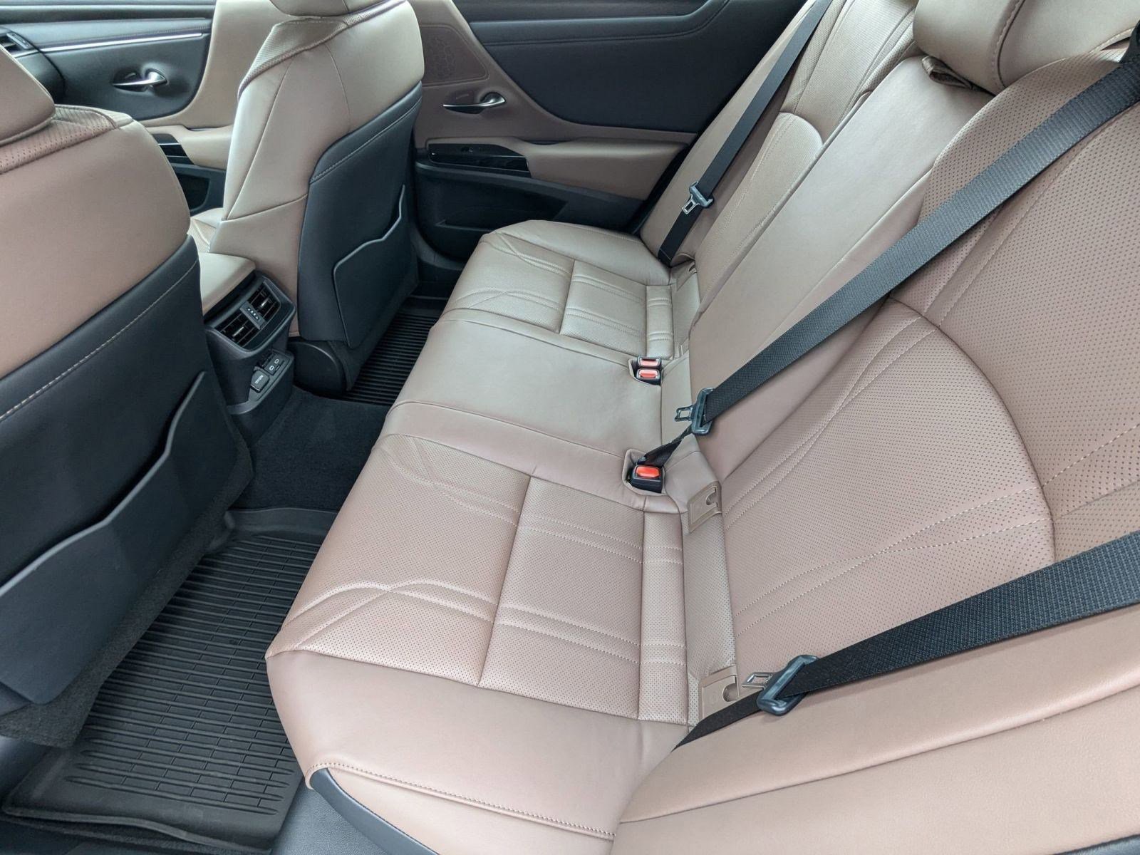 Certified 2025 Lexus ES 300h w/ Luxury Package image 24