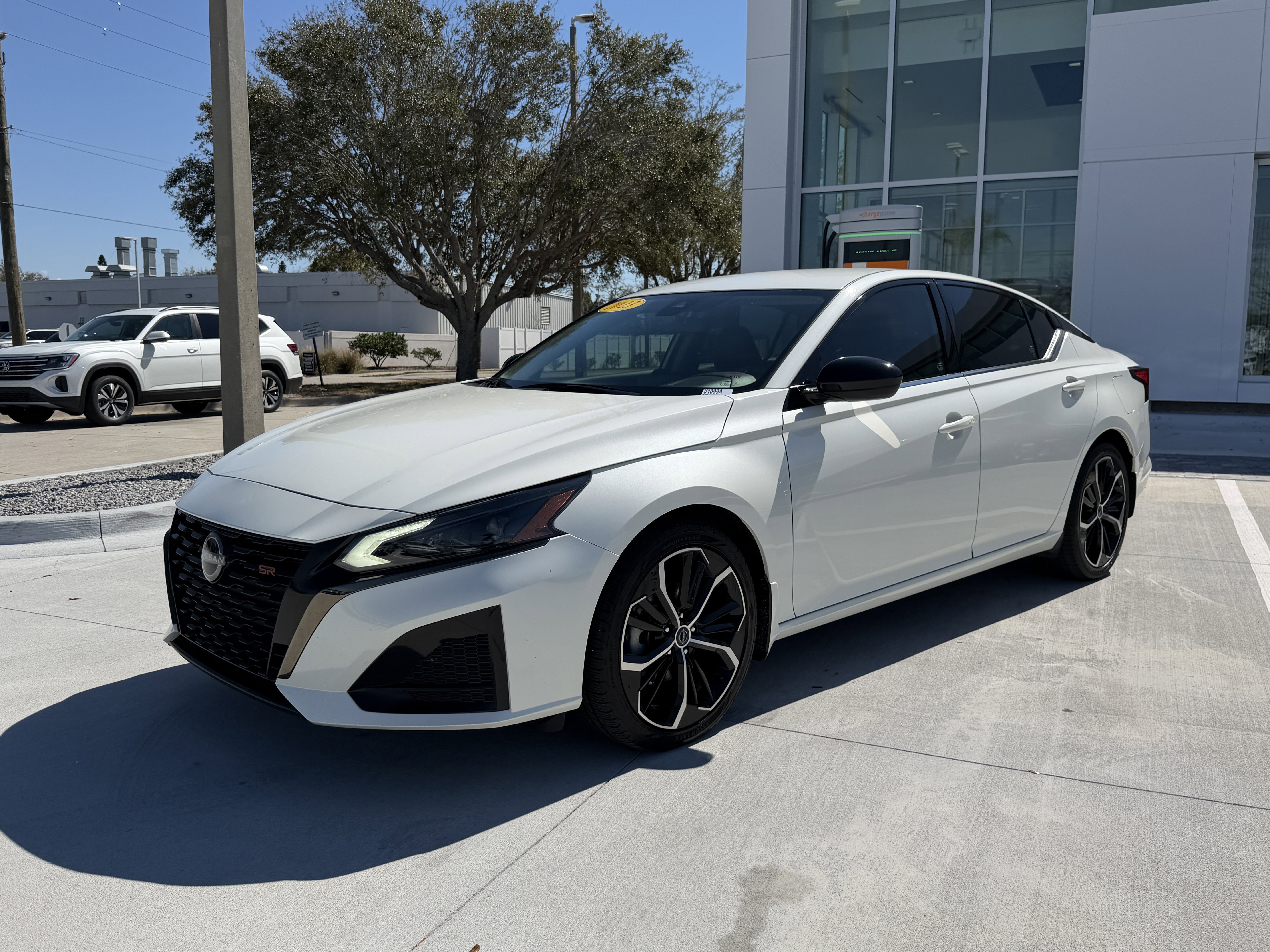 Used 2023 Nissan Altima 2.5 SR image 7