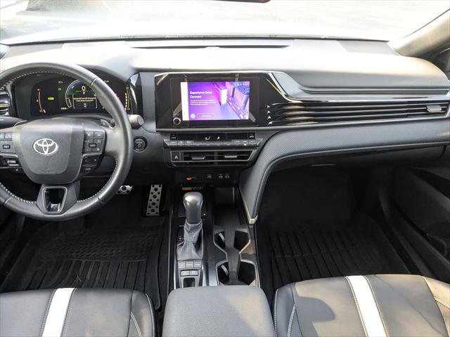 Certified 2025 Toyota Camry SE FWD image 15