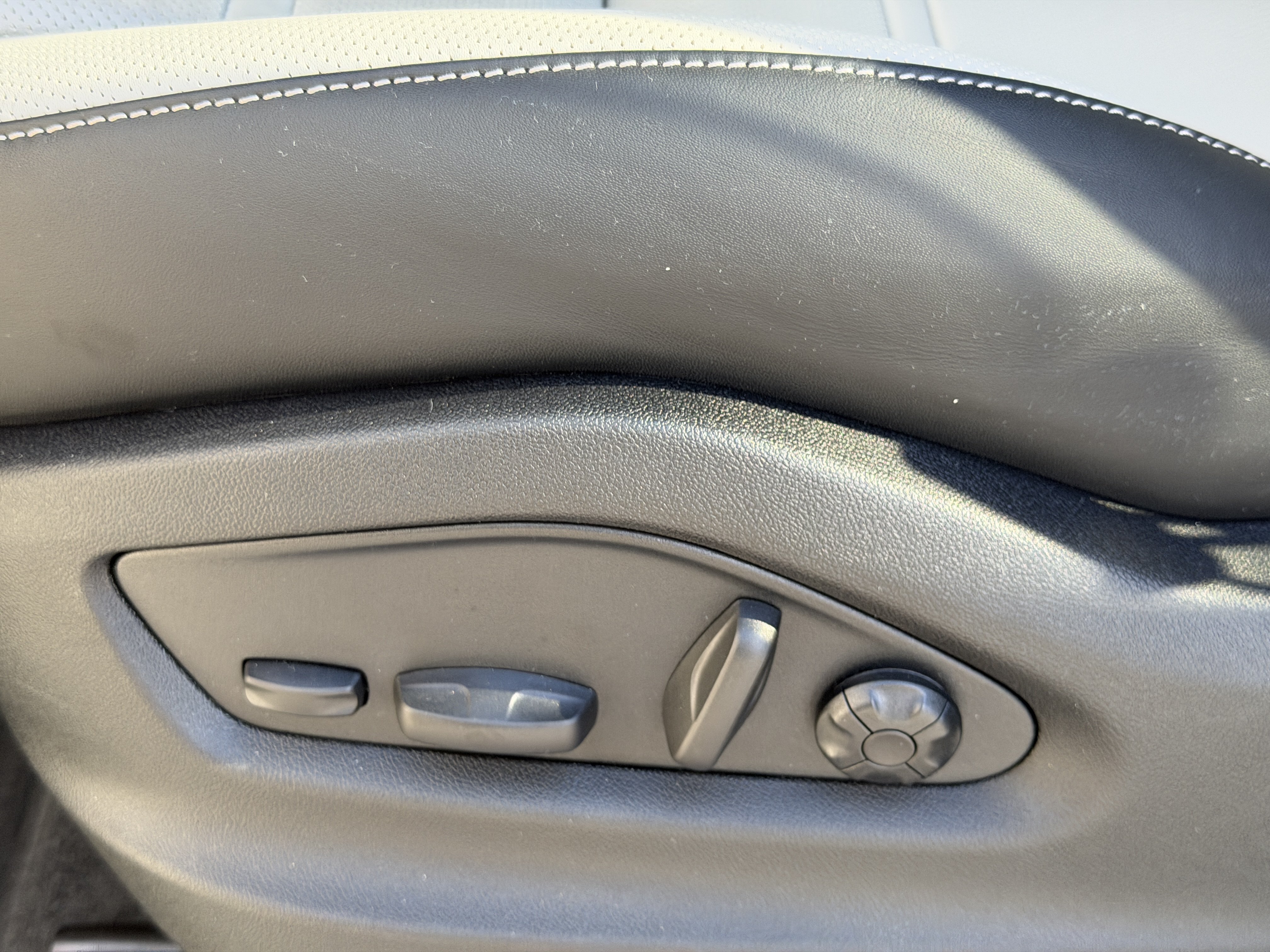 New 2026 Porsche Cayenne AWD/4WD image 24