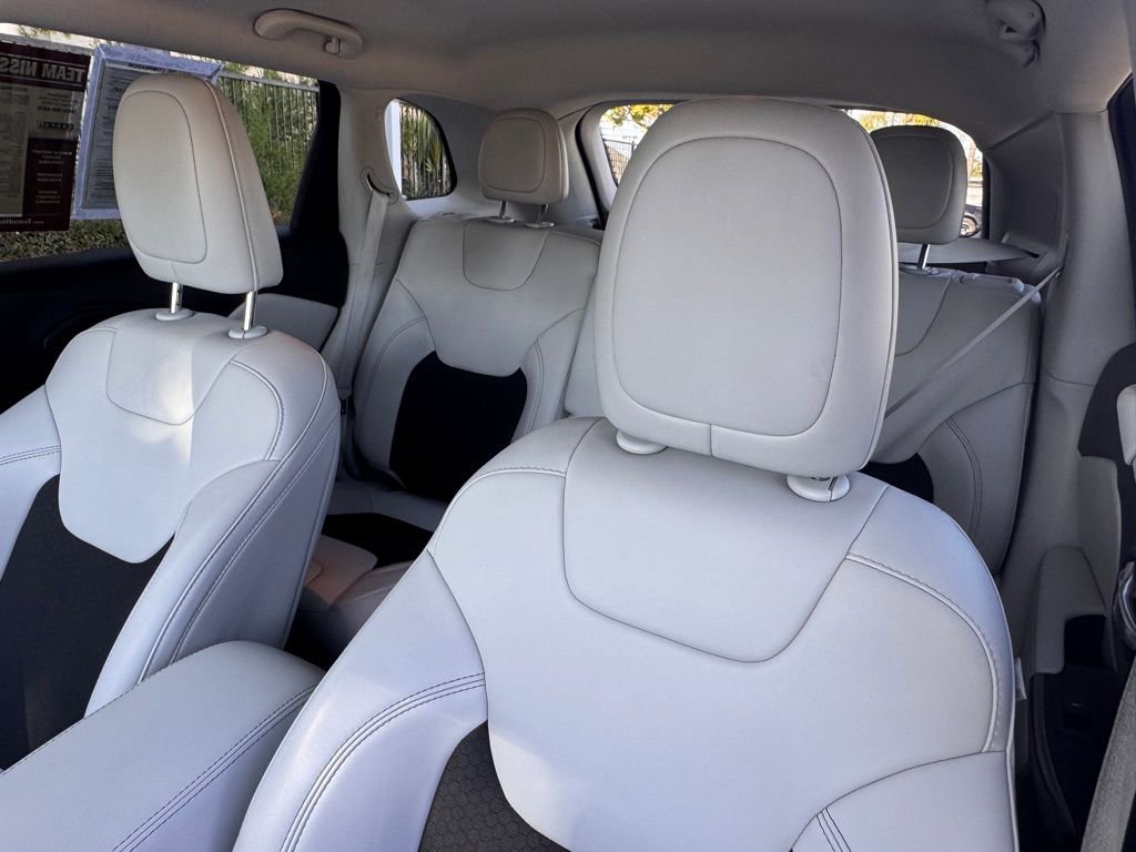 Used 2021 Jeep Cherokee Latitude Plus image 13