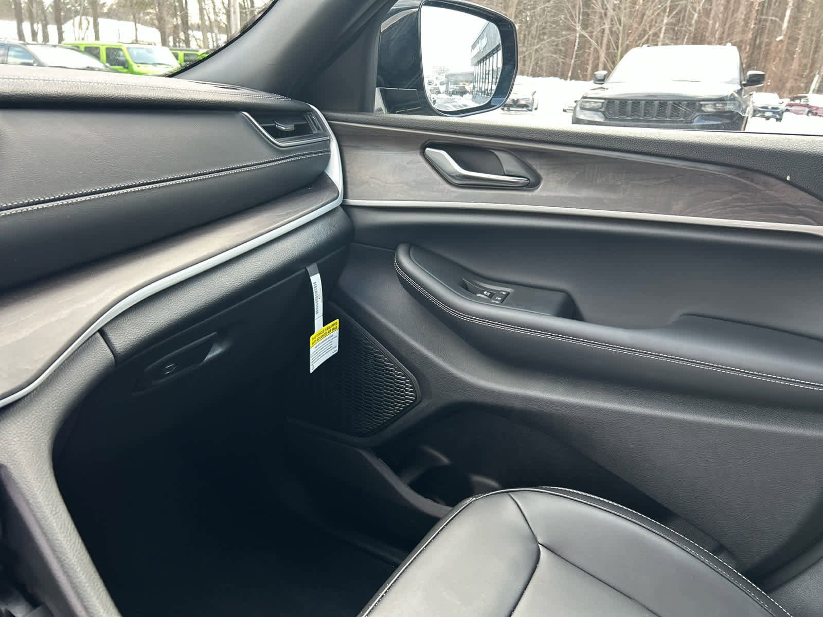 Used 2025 Jeep Grand Cherokee Limited w/ Trailer Tow Package image 29