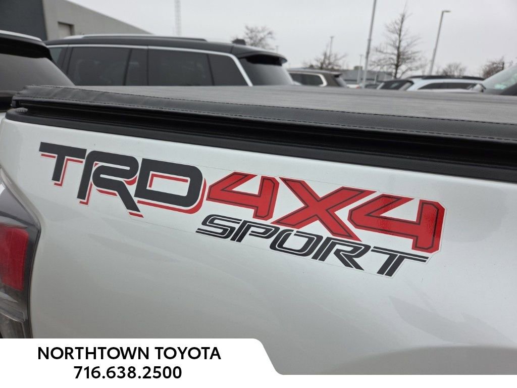 Used 2022 Toyota Tacoma TRD Sport image 3