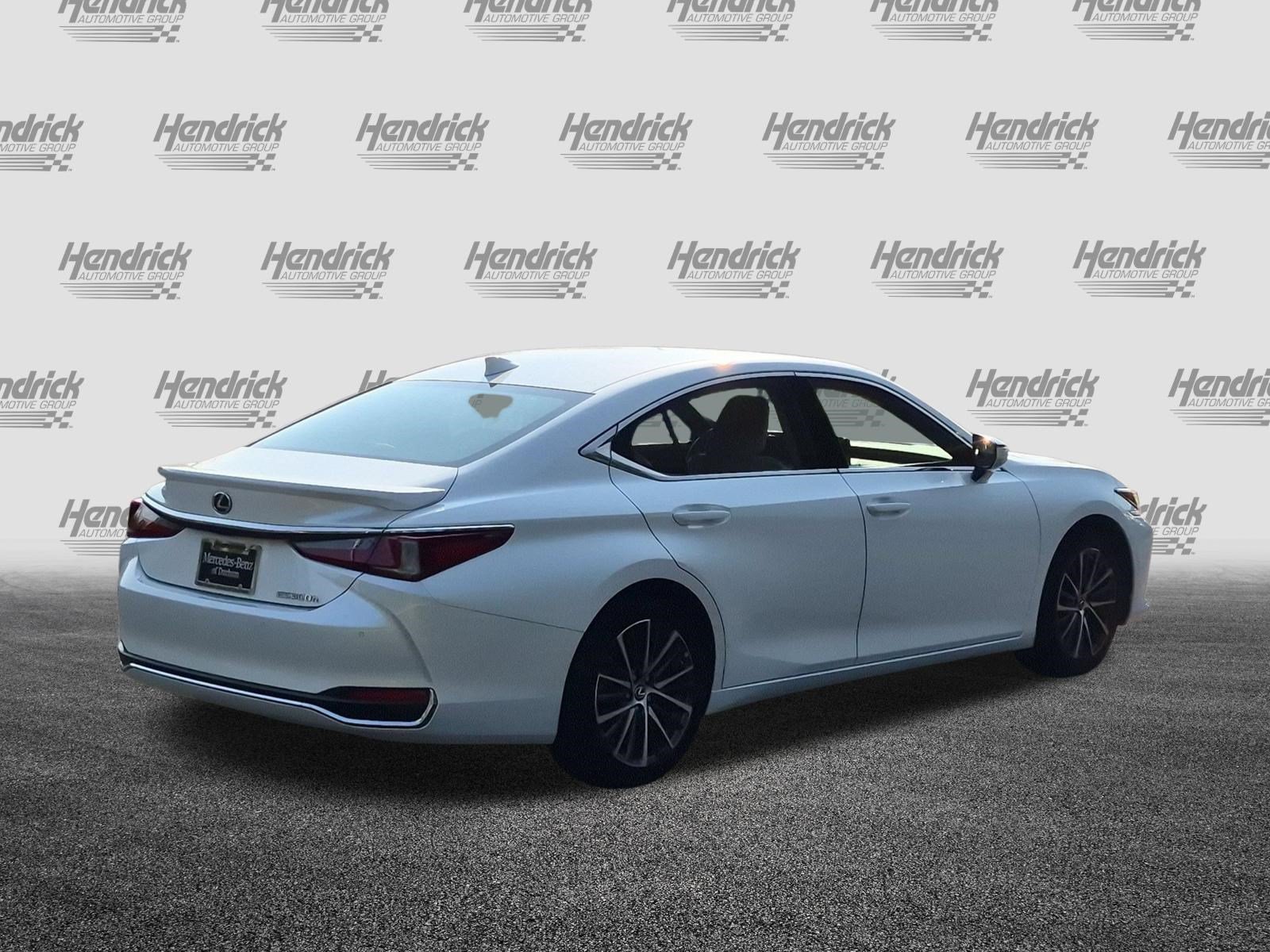 Used 2023 Lexus ES 300h w/ Premium Package FWD image 10