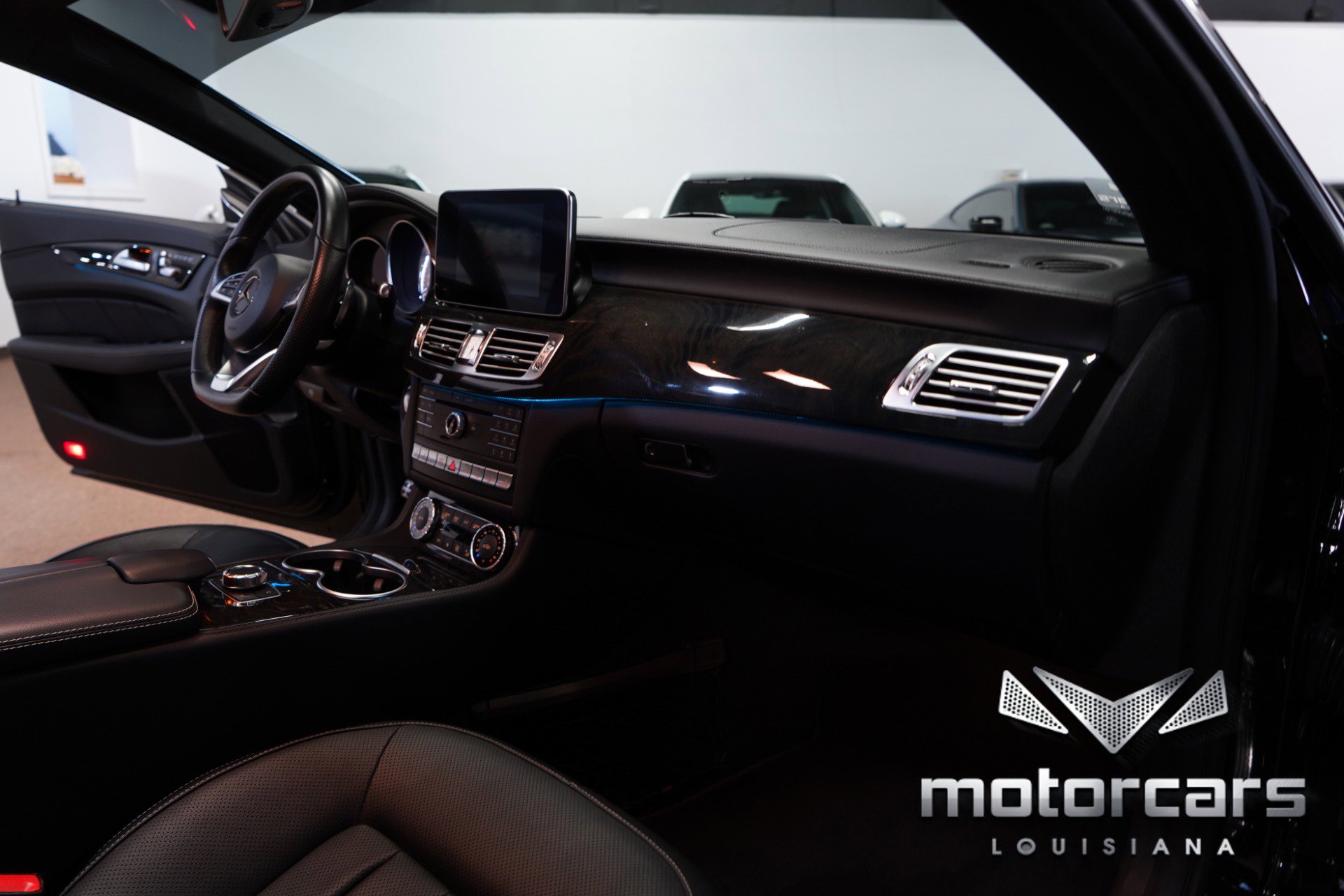 Used 2016 Mercedes-Benz CLS 400 4MATIC w/ Premium 2 Package image 29