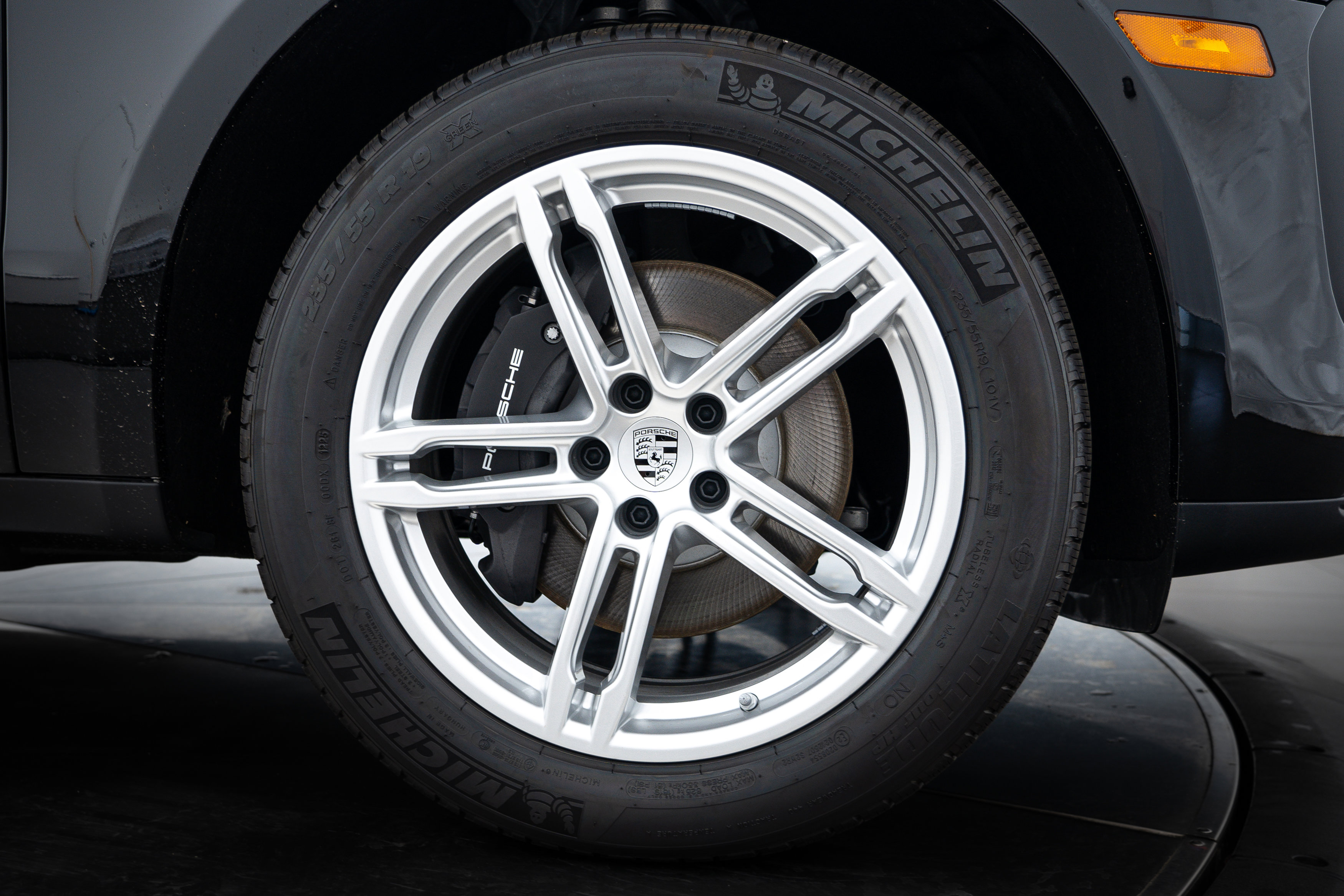 New 2025 Porsche Macan image 11