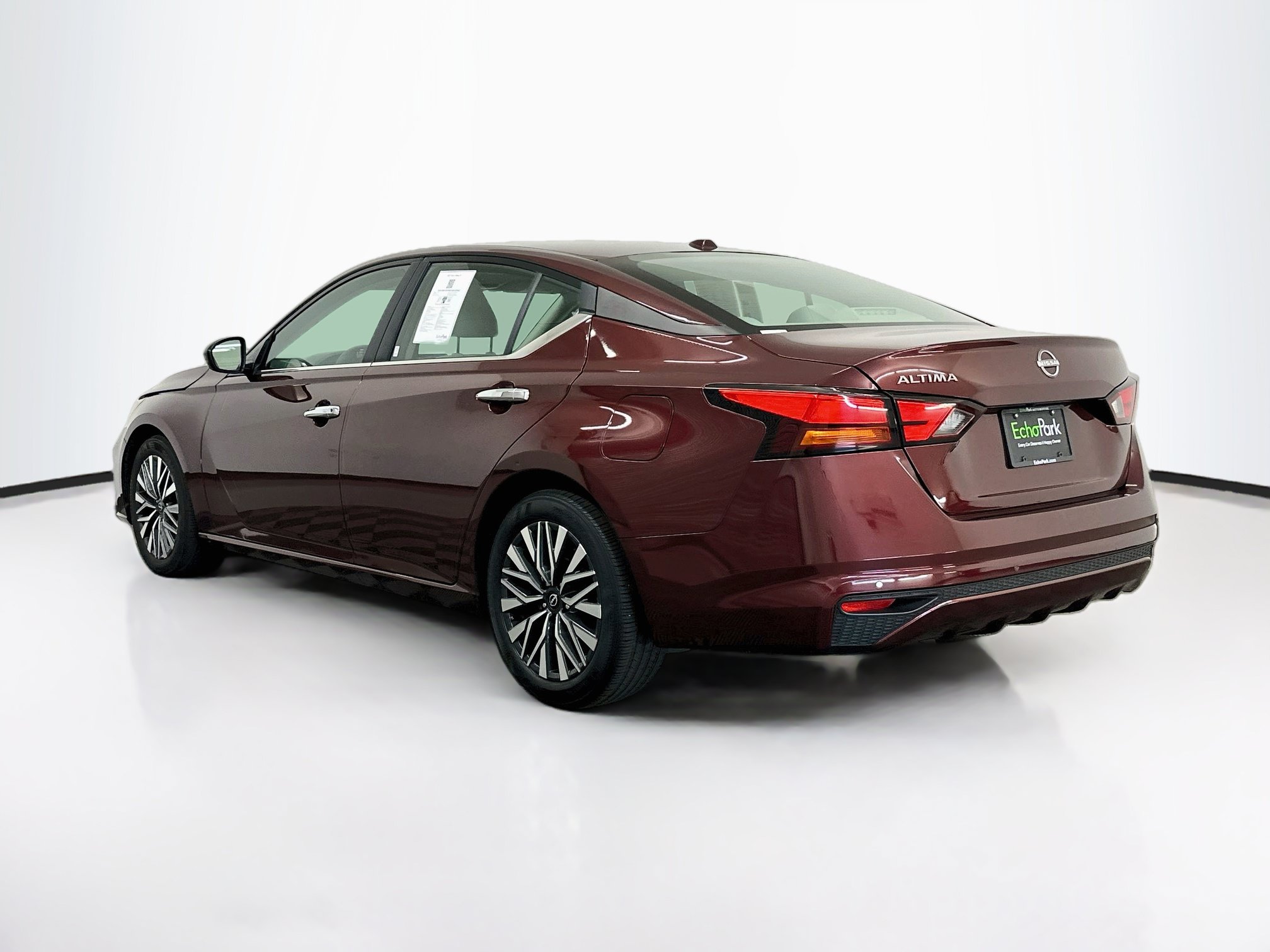 Used 2025 Nissan Altima 2.5 SV FWD image 5