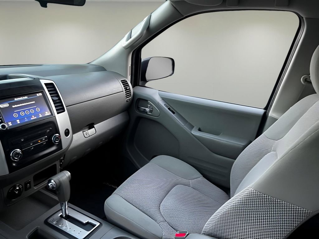 Used 2019 Nissan Frontier SV image 14