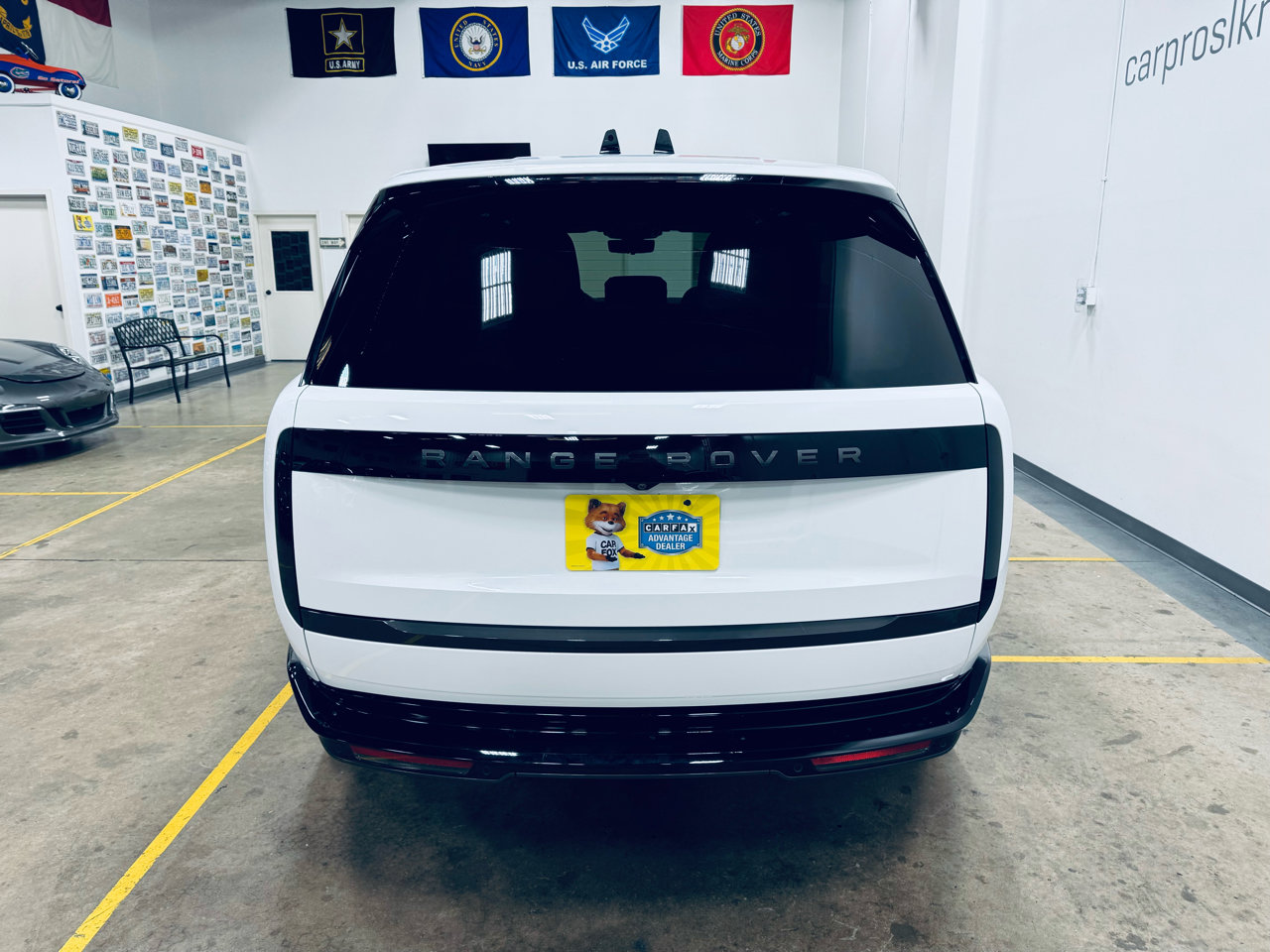 Used 2025 Land Rover Range Rover Long Wheelbase SE image 6