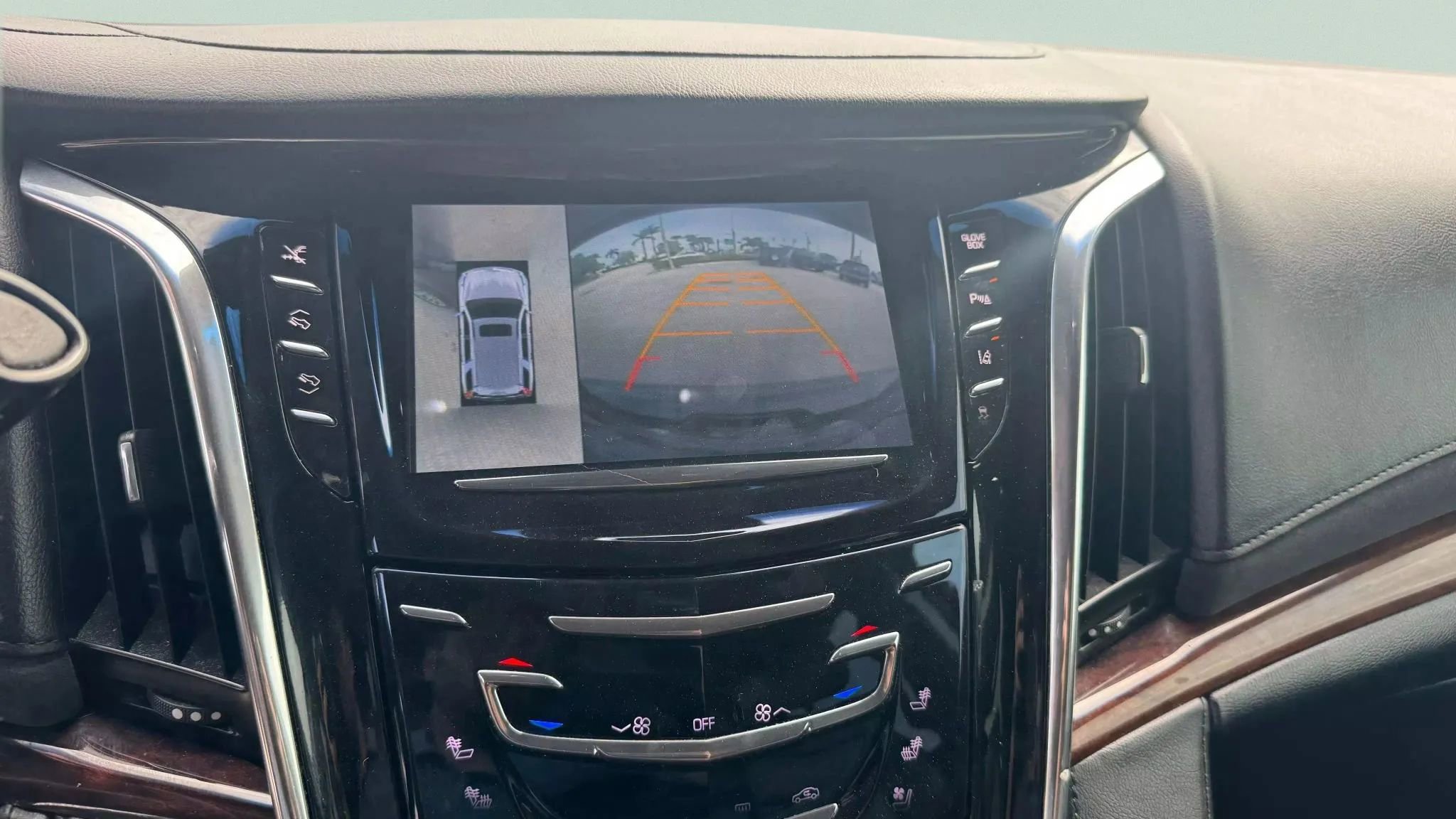 Used 2015 Cadillac Escalade Premium RWD image 29