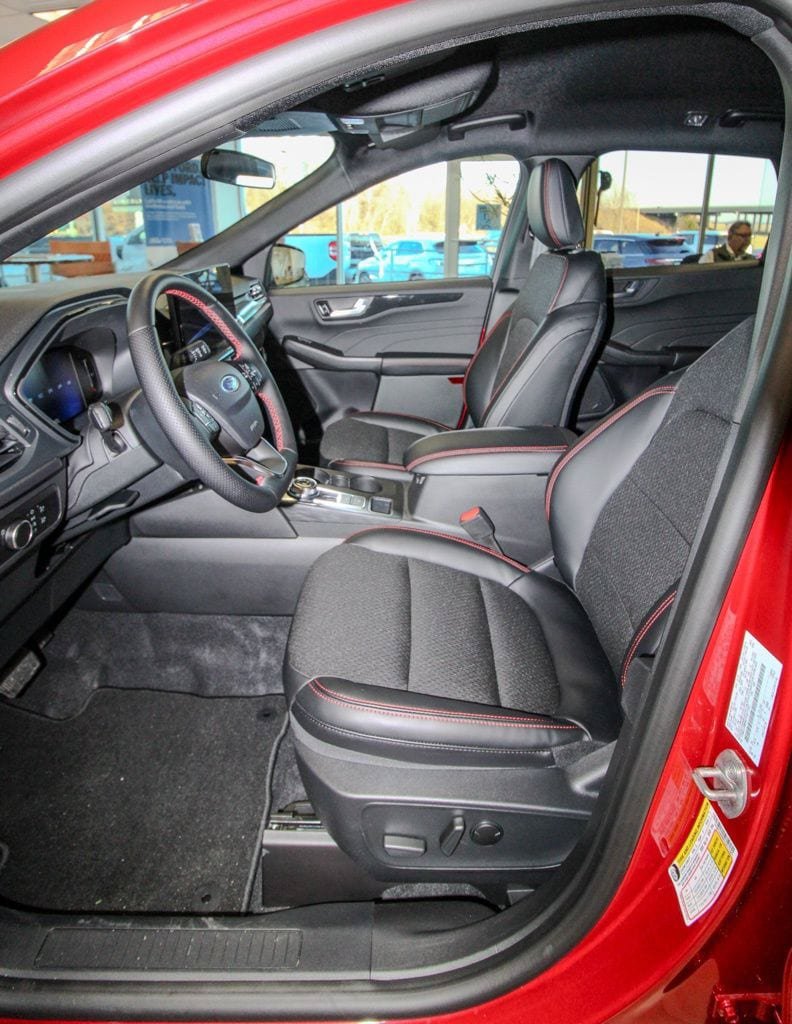 New 2026 Ford Escape ST-Line w/ Tech Pack #1 AWD/4WD image 19