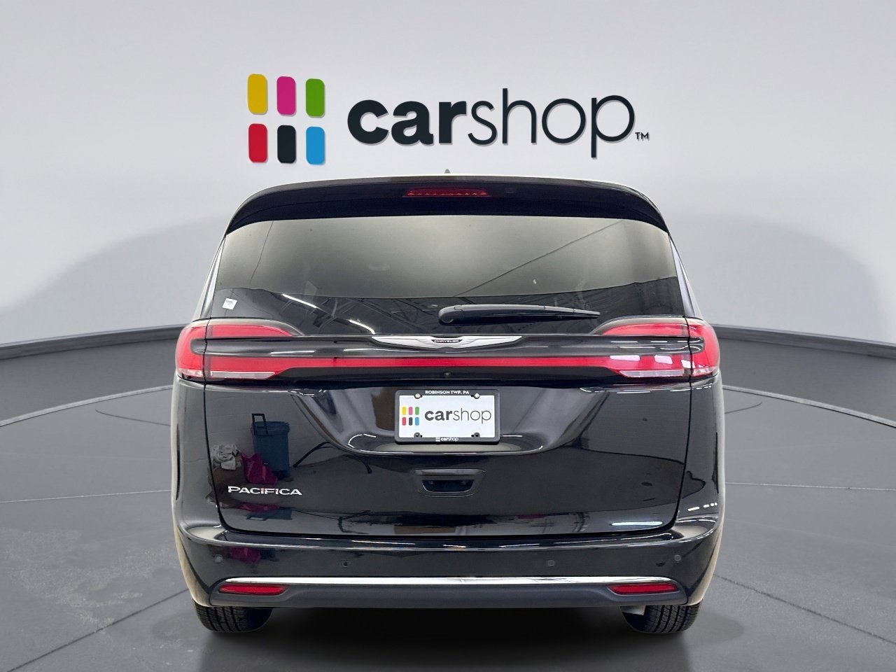 Used 2025 Chrysler Pacifica Select image 4