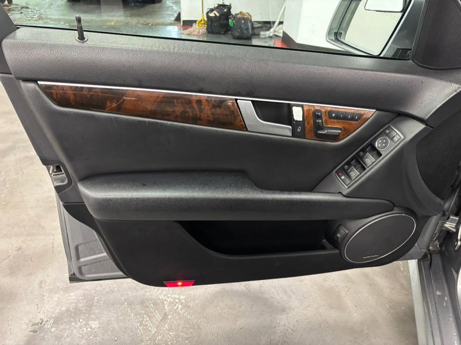 Used 2013 Mercedes-Benz C 300 Sport image 27