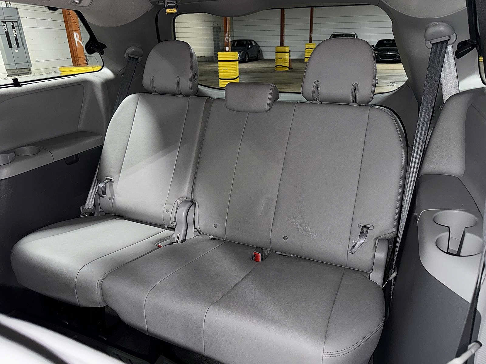 Used 2015 Toyota Sienna XLE w/ XLE Navigation Package FWD image 18