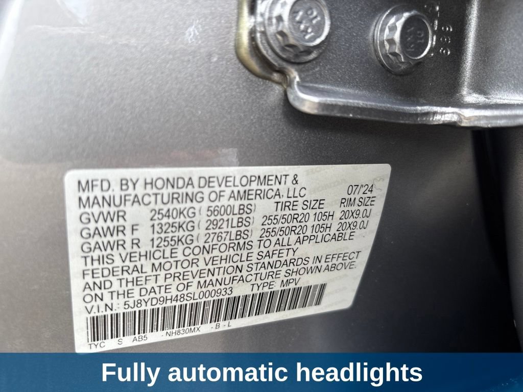 Used 2025 Acura MDX w/ Technology Package FWD image 11