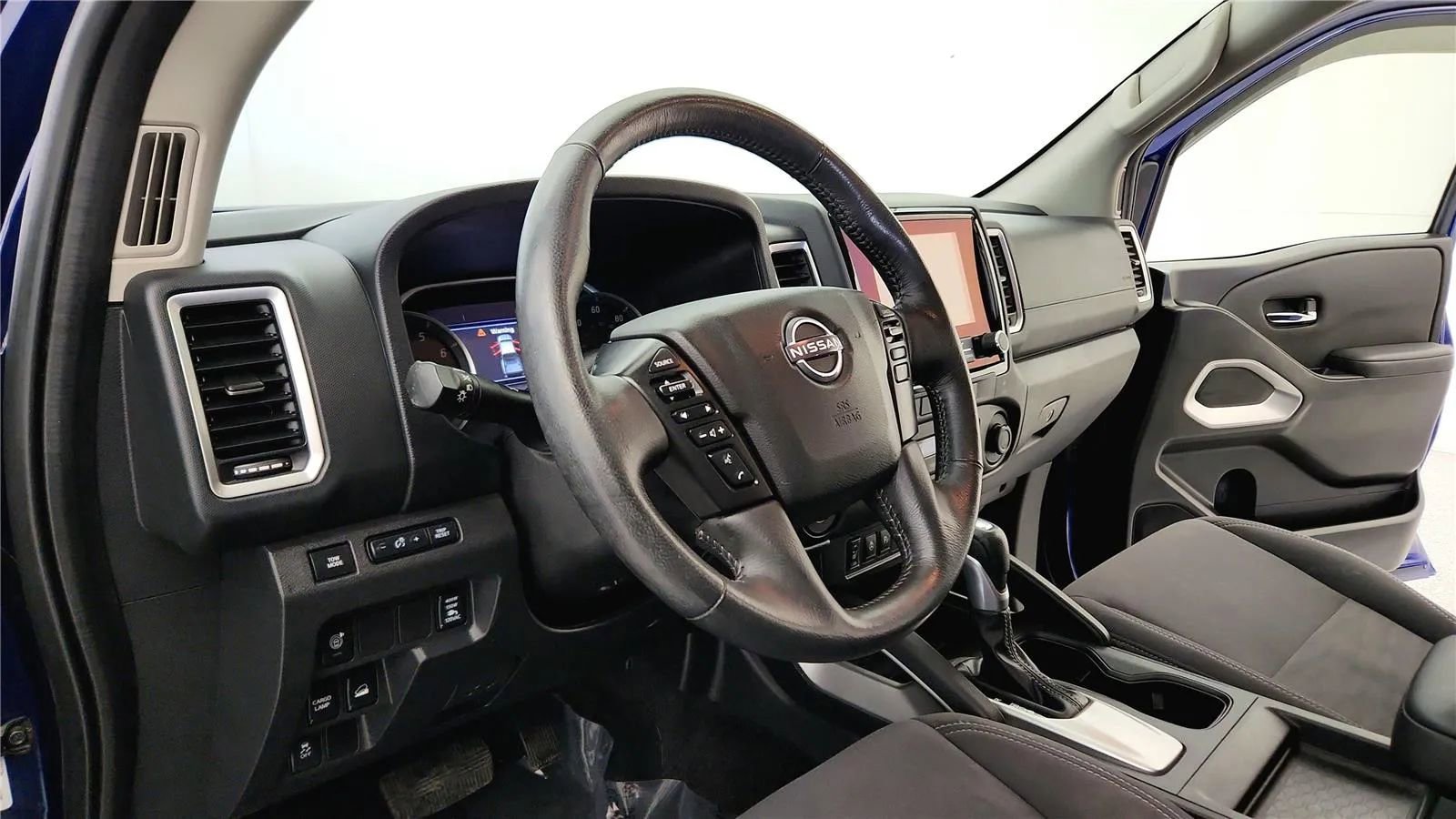 Used 2022 Nissan Frontier SV image 22