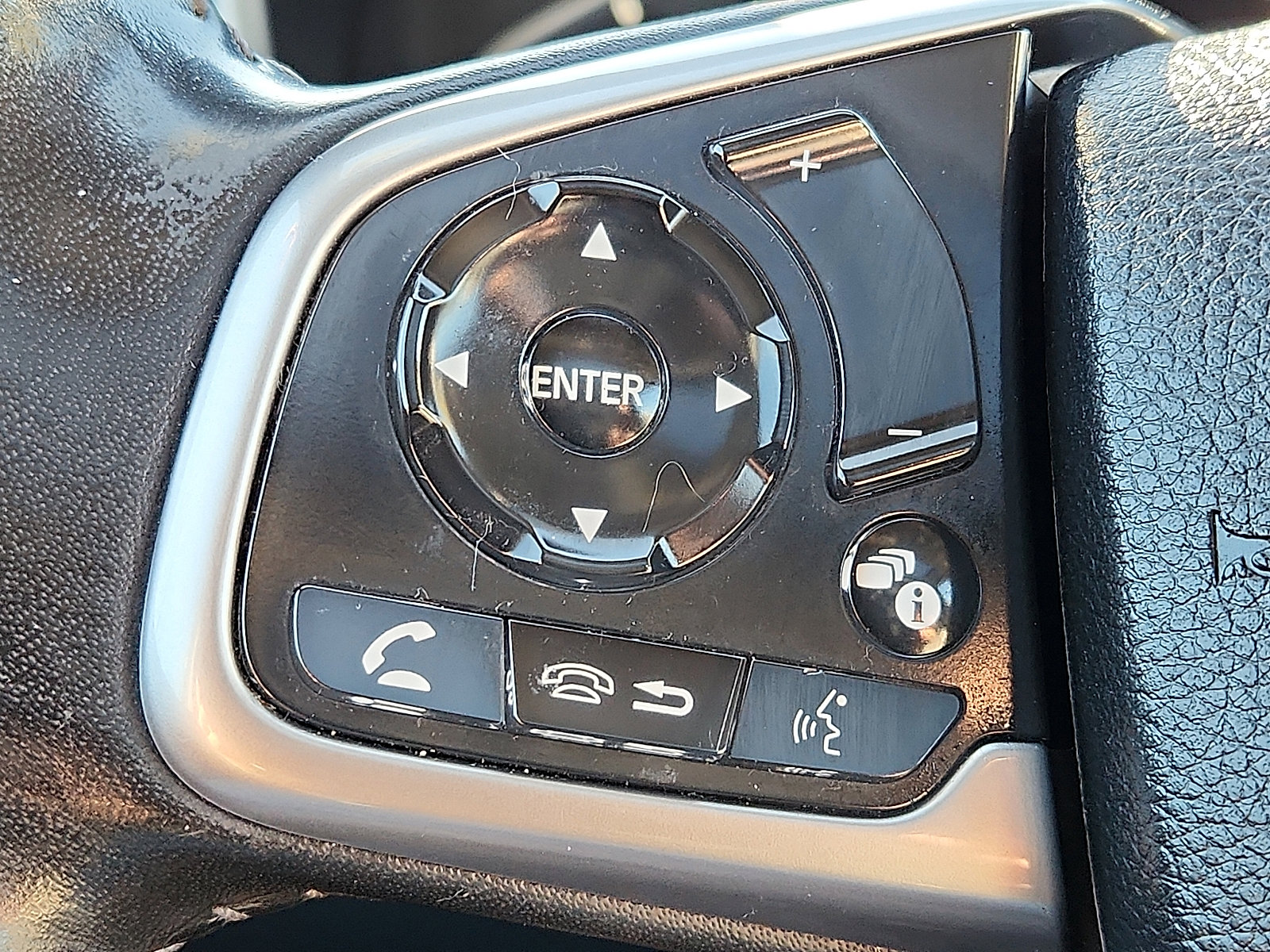 Used 2019 Honda CR-V Touring image 22