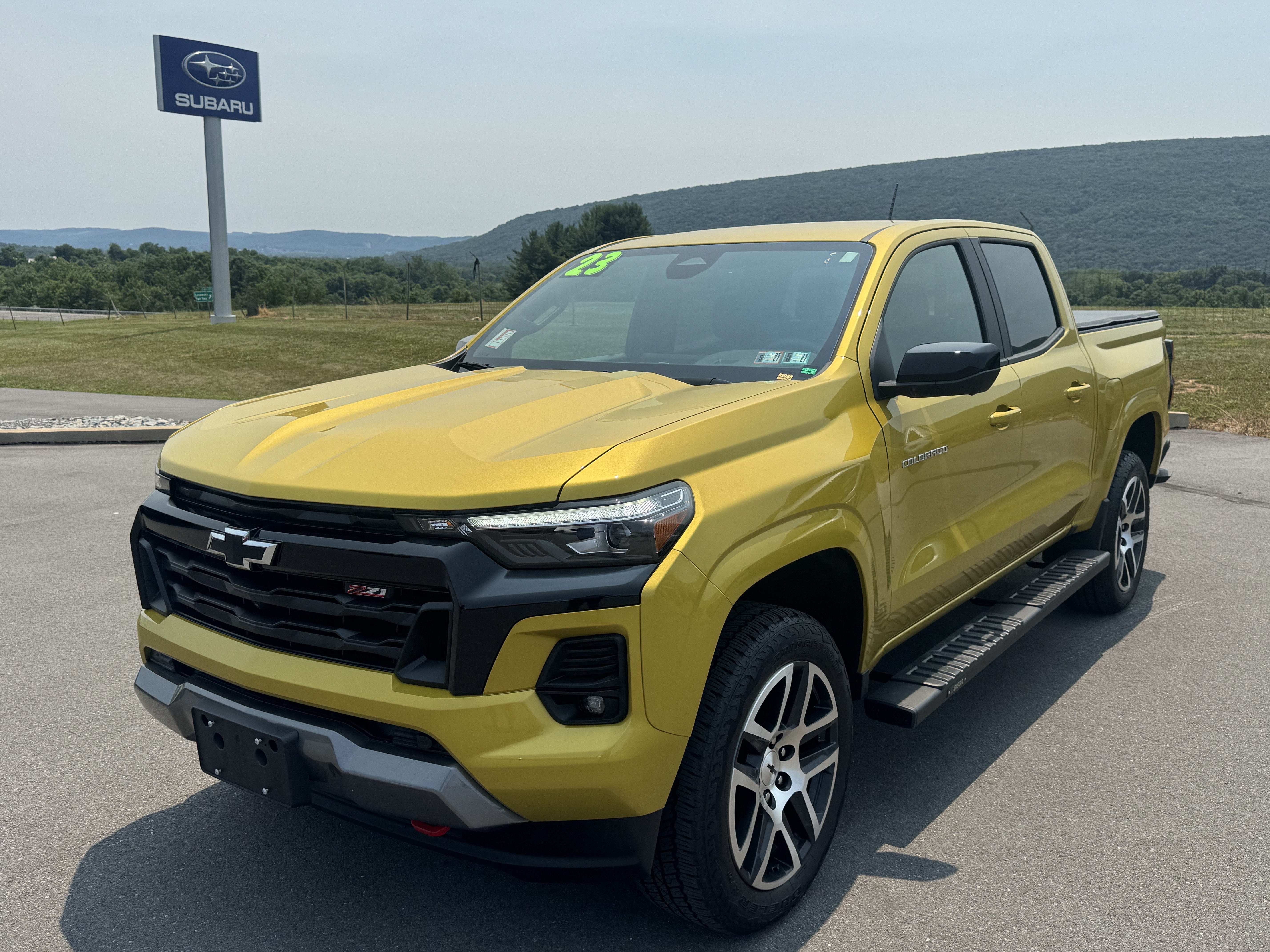 Used 2023 Chevrolet Colorado Z71 w/ Z71 Convenience Package 2 AWD/4WD image 8