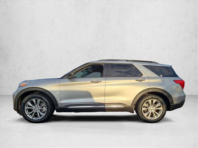 Used 2023 Ford Explorer XLT w/ Equipment Group 202A RWD image 9