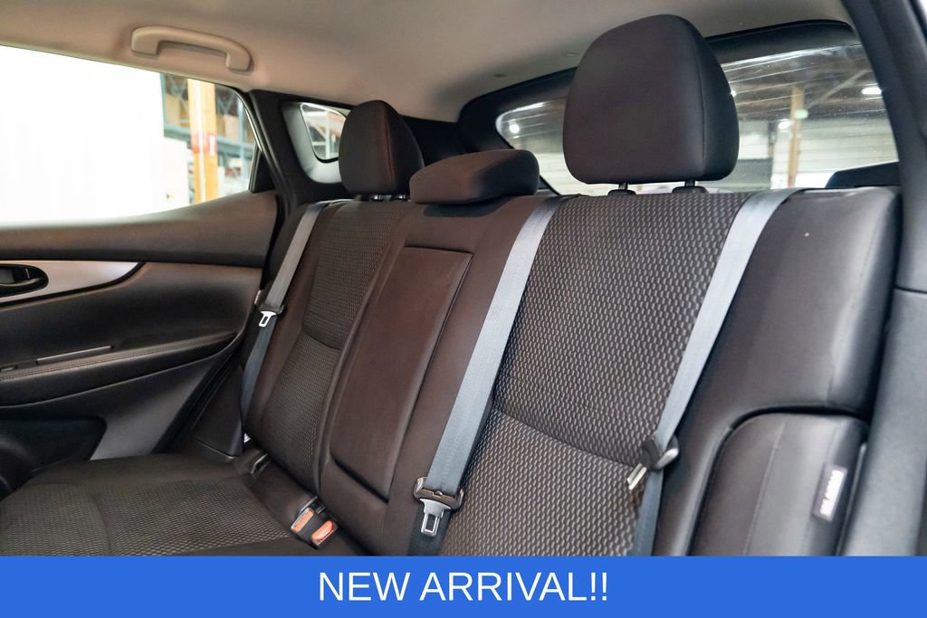 Used 2021 Nissan Rogue Sport S image 25