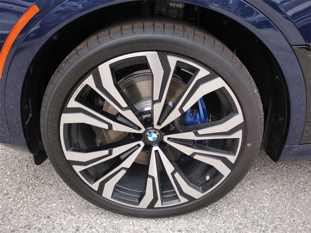 New 2026 BMW X7 M60i image 10