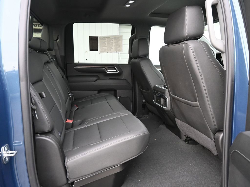 Used 2024 GMC Sierra 3500 SLT w/ SLT Premium Package image 25