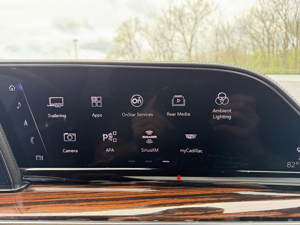 Used 2021 Cadillac Escalade ESV Premium Luxury w/ Driver Assist Tech Package AWD/4WD image 39
