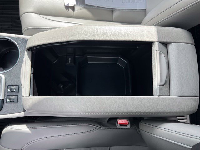 Used 2019 Toyota Highlander XLE AWD/4WD image 30