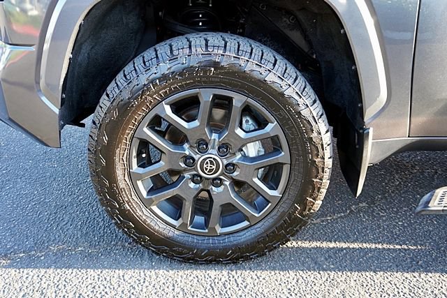 Used 2022 Toyota Tundra Capstone AWD/4WD image 17